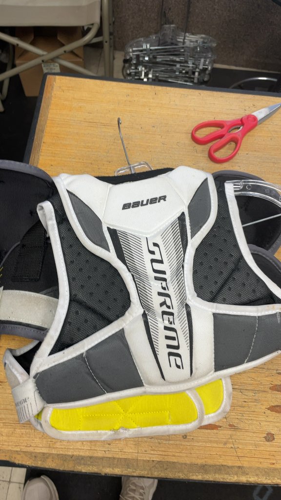 Bauer Supreme S170 Junior Small Hockey Shoulder Pads