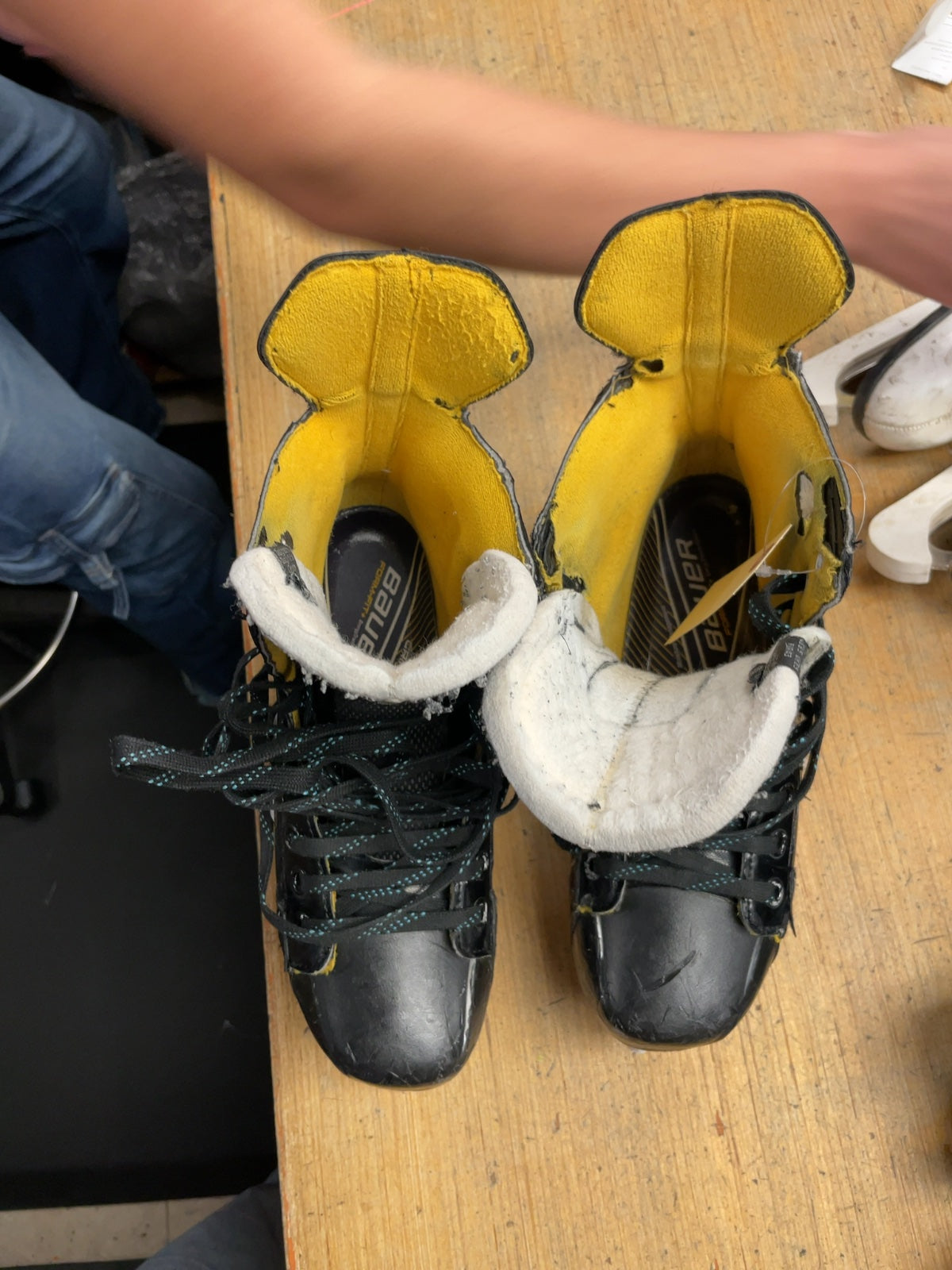 Bauer Supreme S170 Size 8 Hockey Skates