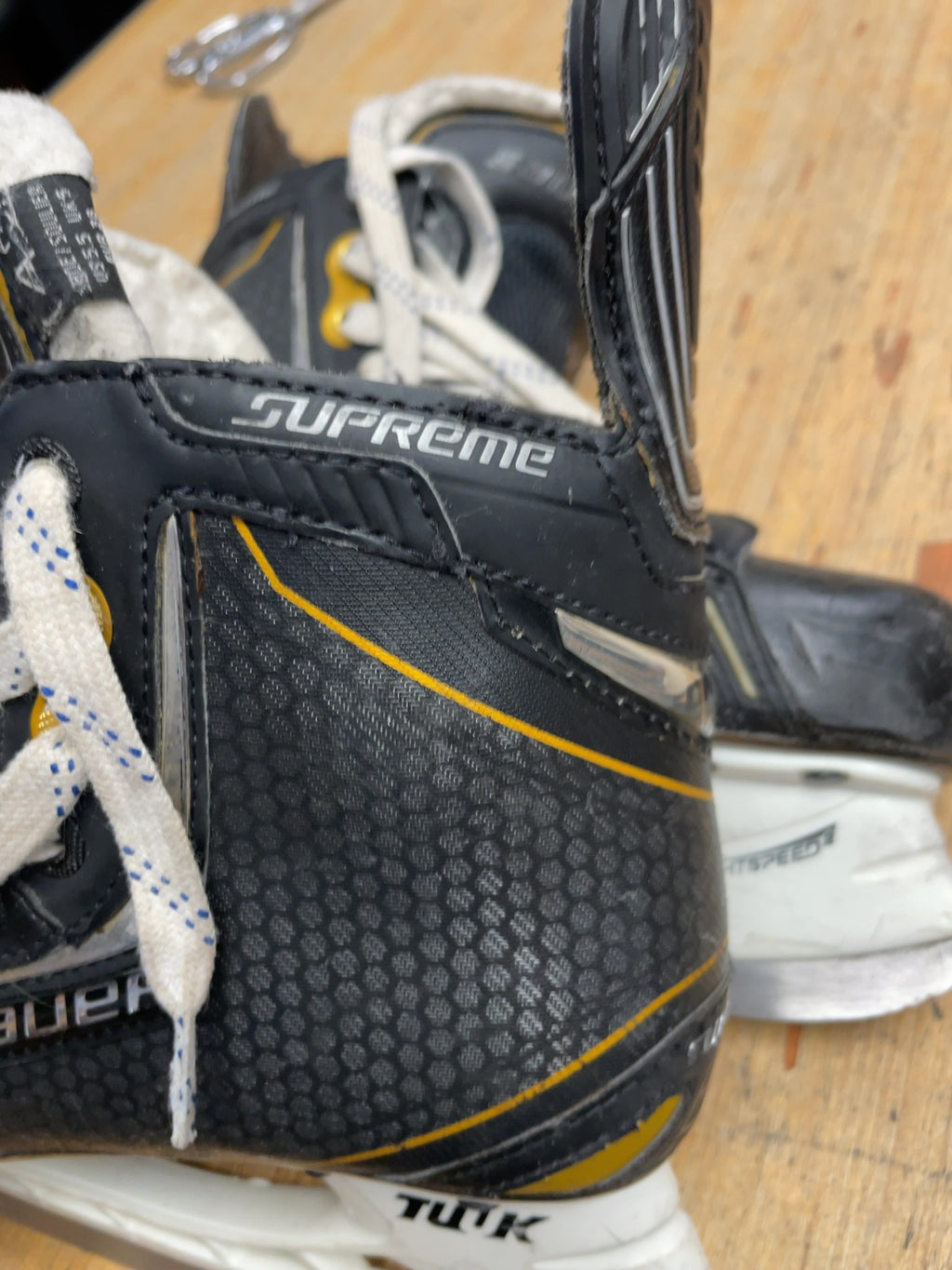 Bauer Supreme Size 4 Hockey Skates