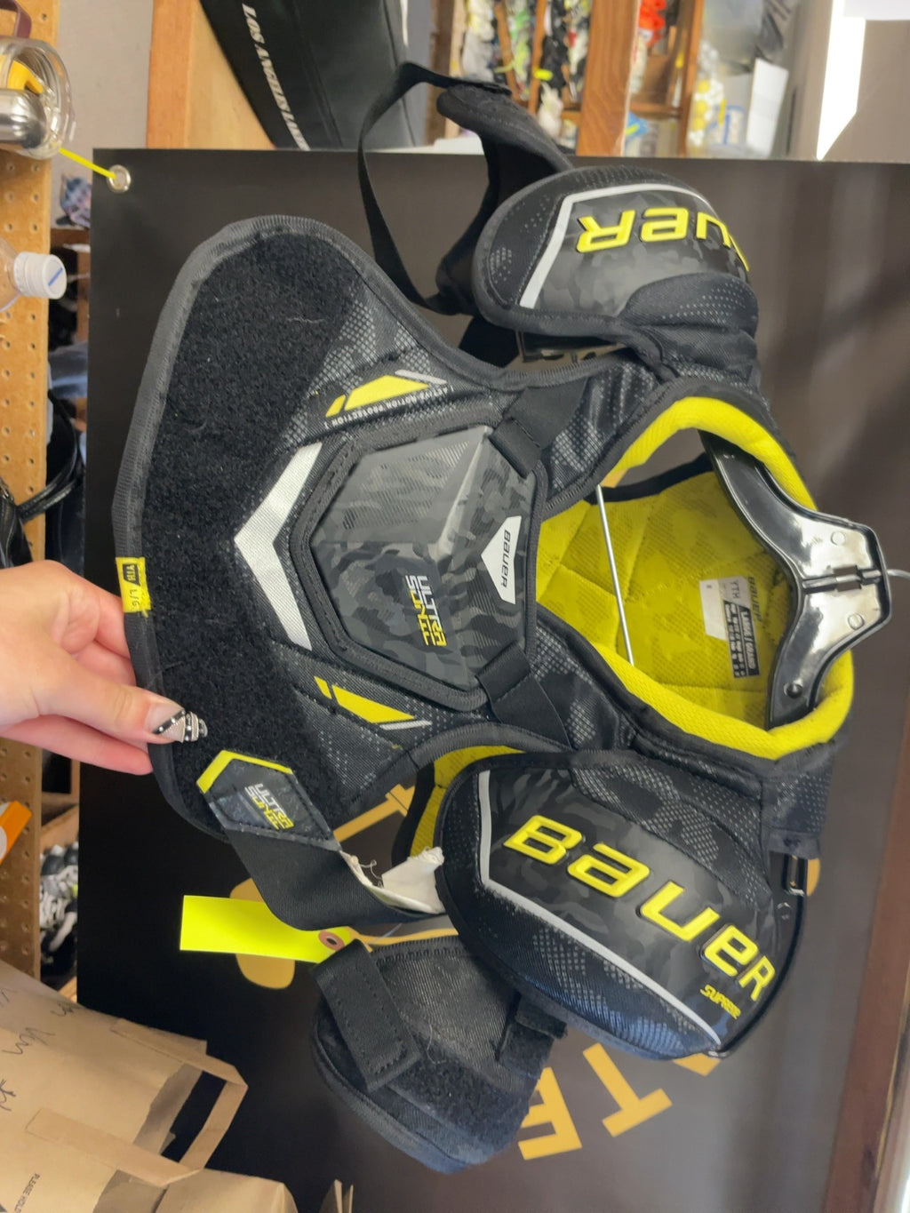 Bauer Supreme Ultra Sonic Youth Large Hockey Shoulder Pads