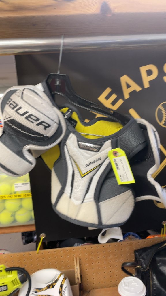 Bauer Supreme Youth Medium Hockey Shoulder Pads