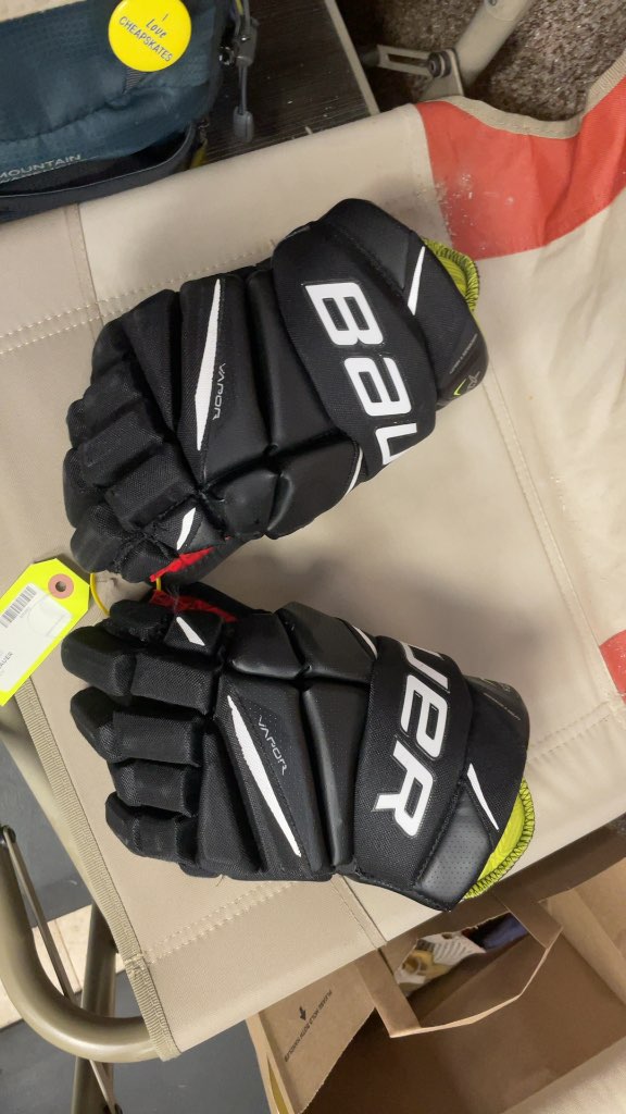 Bauer Vapor 12" Hockey Gloves