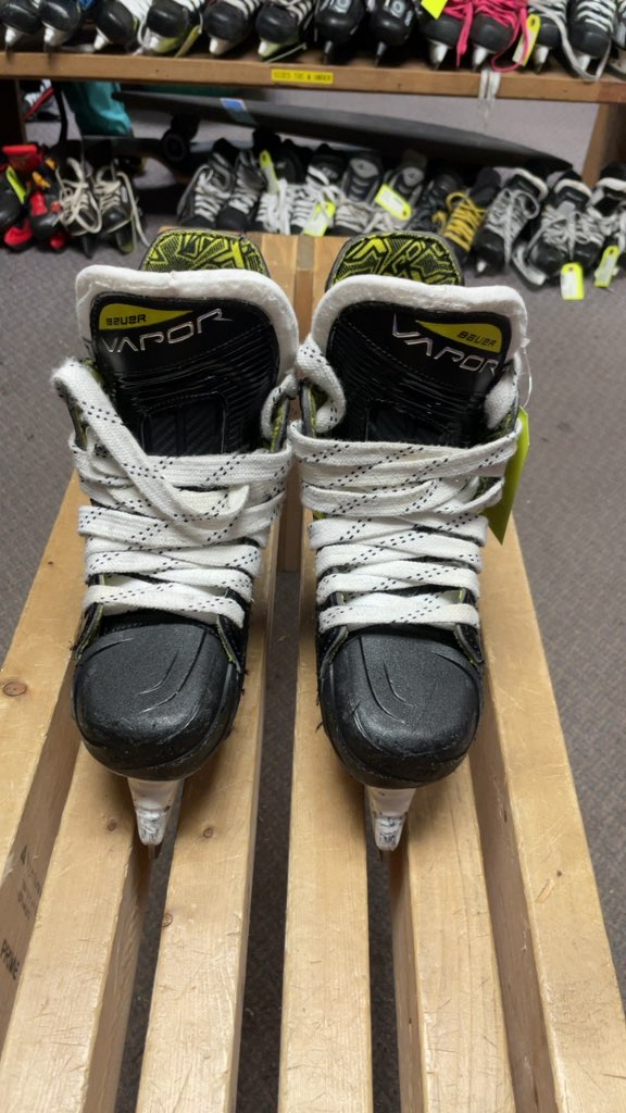 Bauer Vapor 3X Hockey Skates - Size 1.5