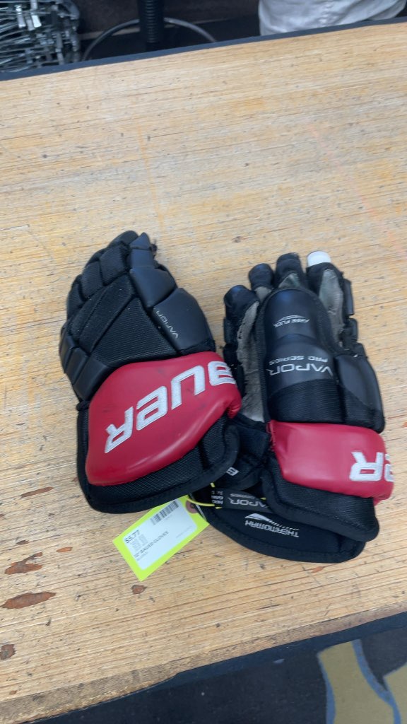 Bauer Vapor Hockey Gloves - 12"