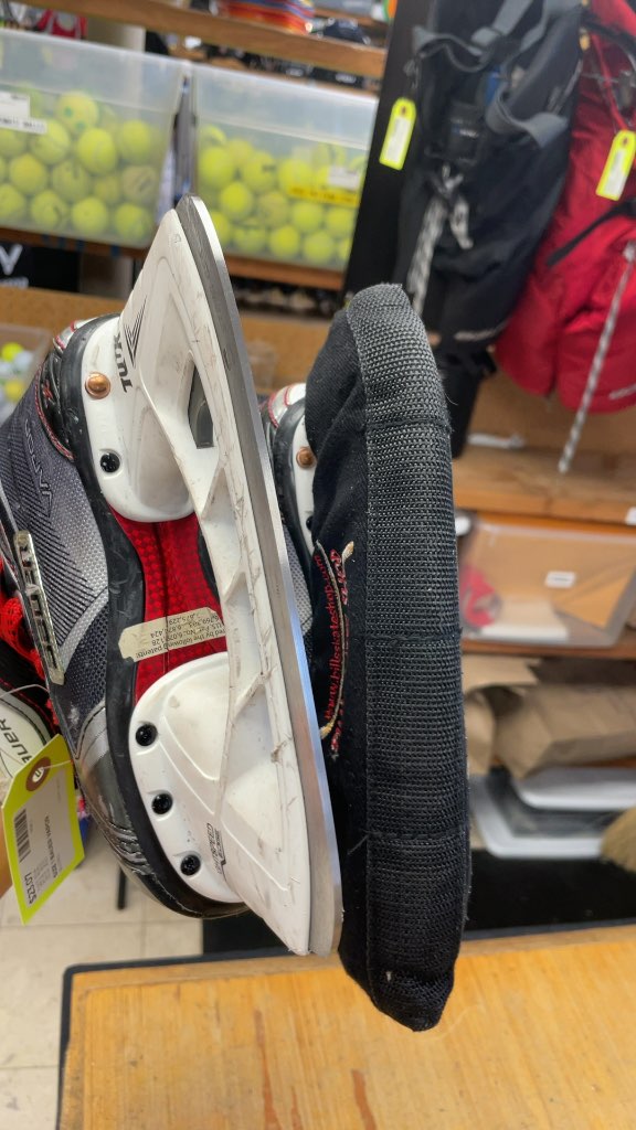 Bauer Vapor Hockey Skates - Size 1