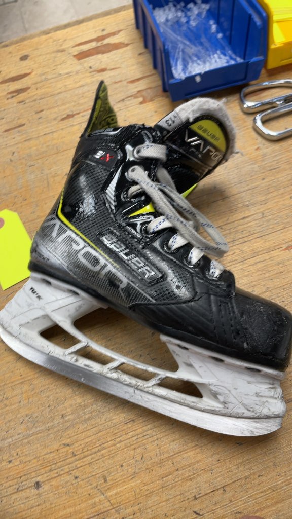 Bauer Vapor Hockey Skates - Size 13C