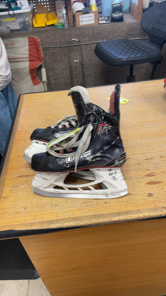 Bauer Vapor Hockey Skates Size 1.5