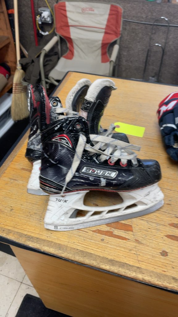 Bauer Vapor Hockey Skates Size 1.5