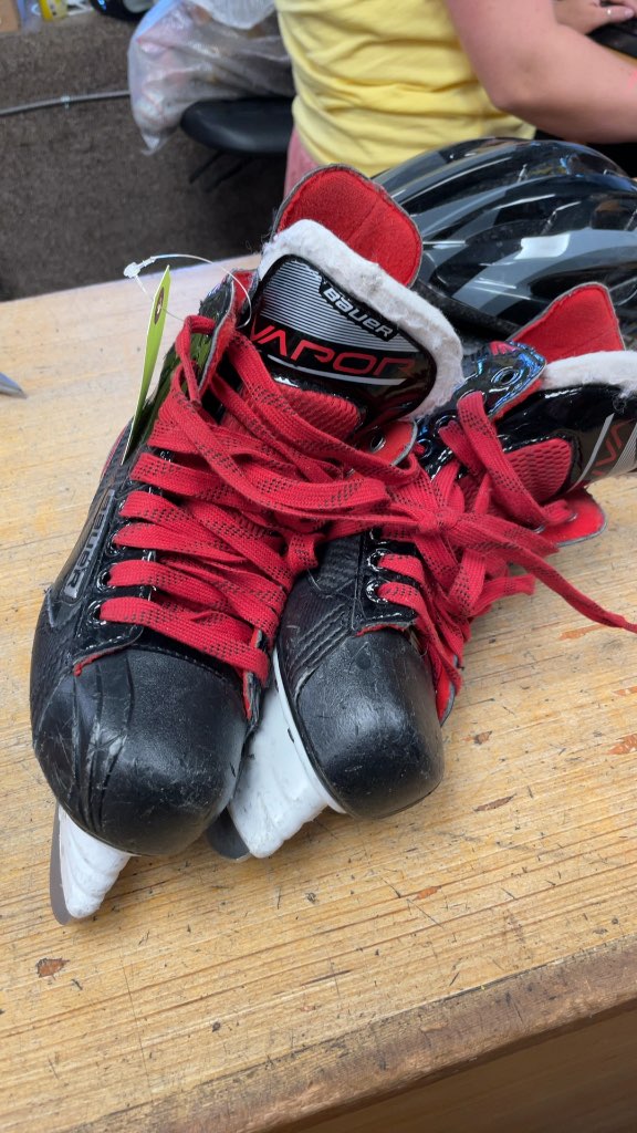 Bauer Vapor Hockey Skates - Size 2