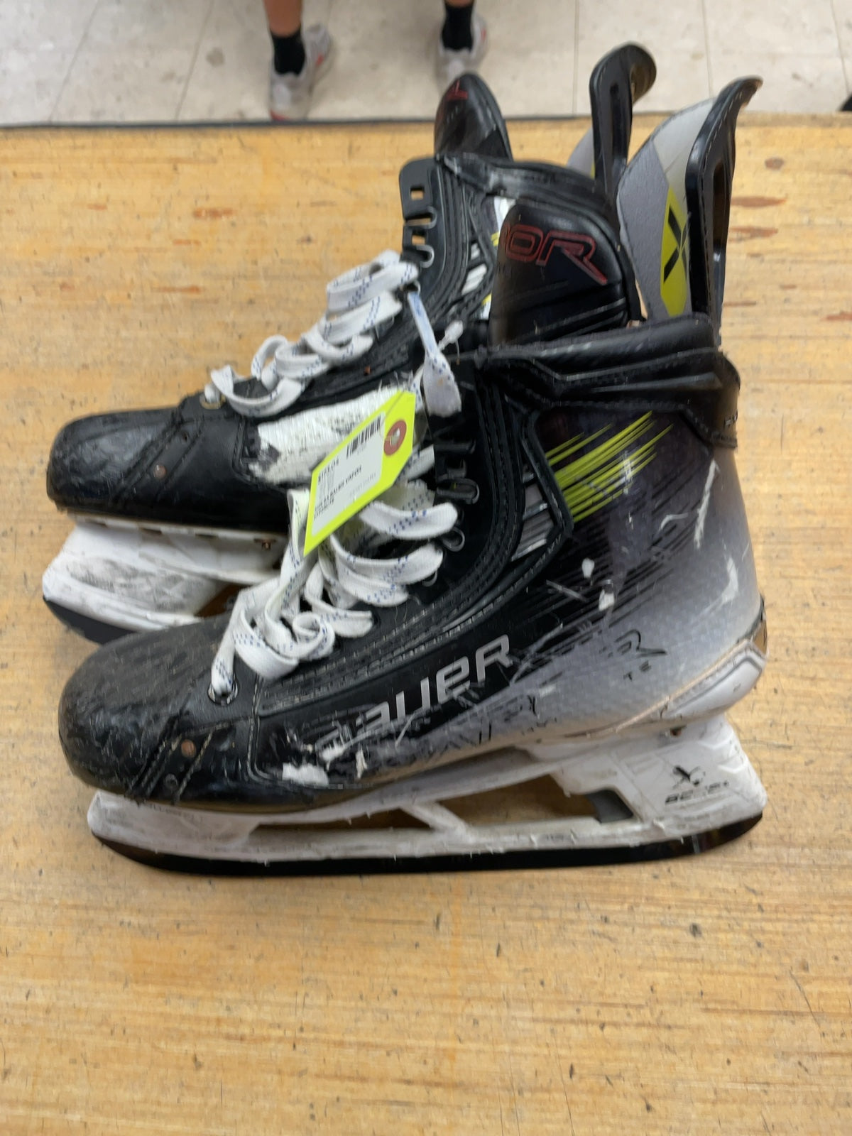 Bauer Vapor Hyperlite 2 Hockey Skates - Size 9.5