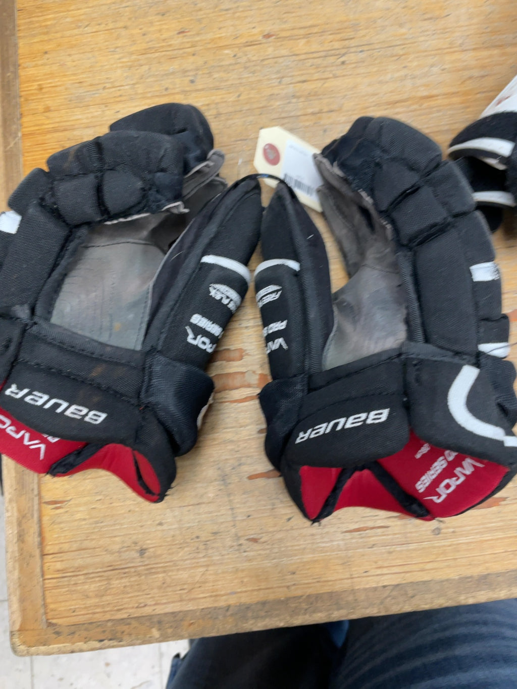 Bauer Vapor Pro Series 11" Hockey Gloves