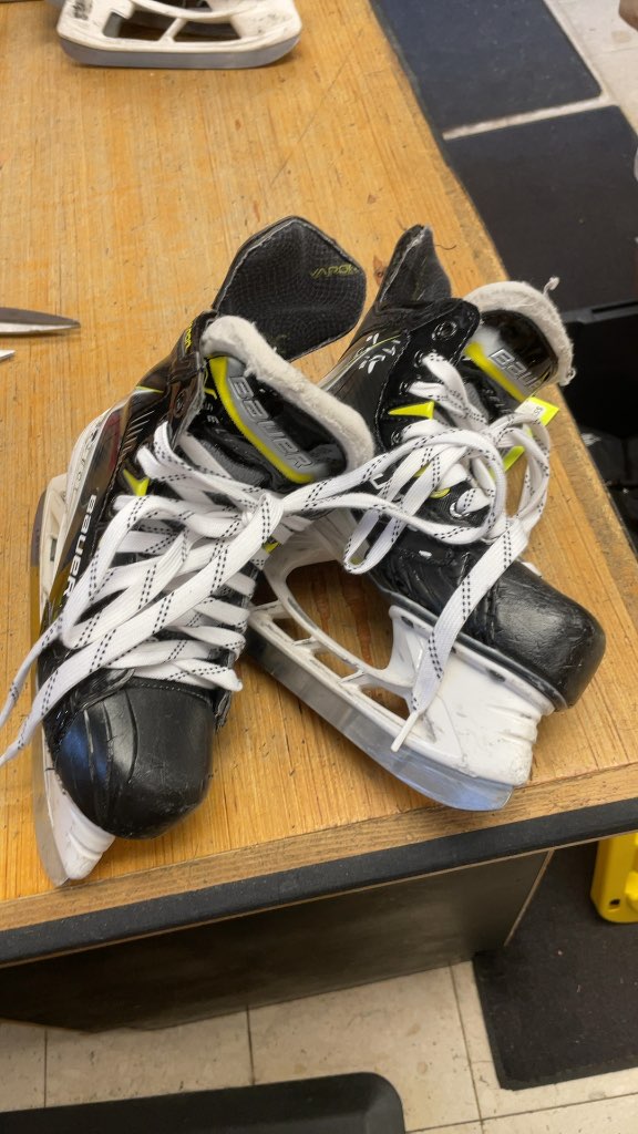 Bauer Vapor Select Hockey Skates Size 2.5