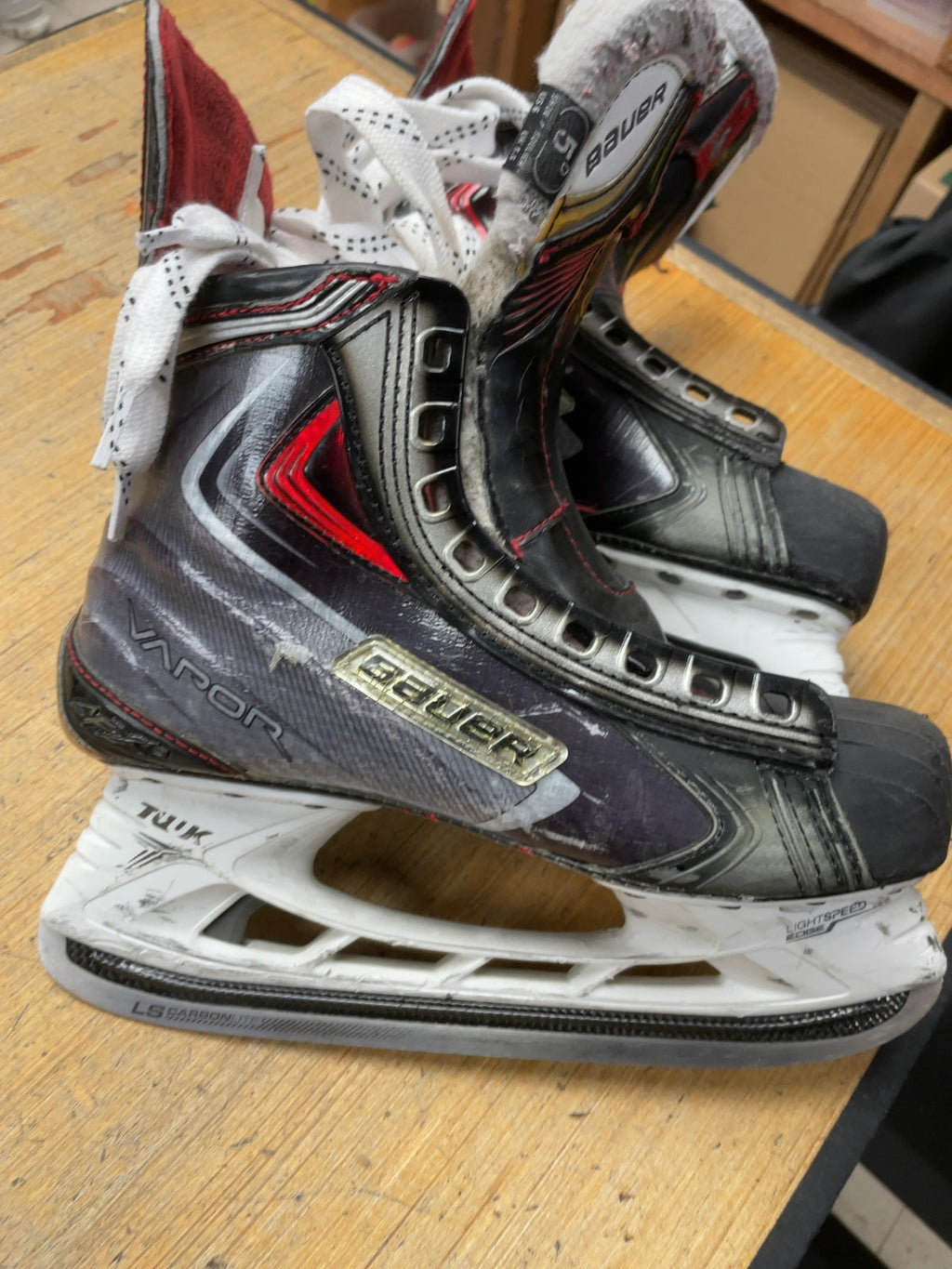 Bauer Vapor Size 5 Hockey Skates