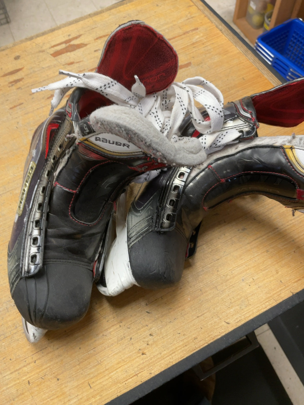 Bauer Vapor Size 5 Hockey Skates