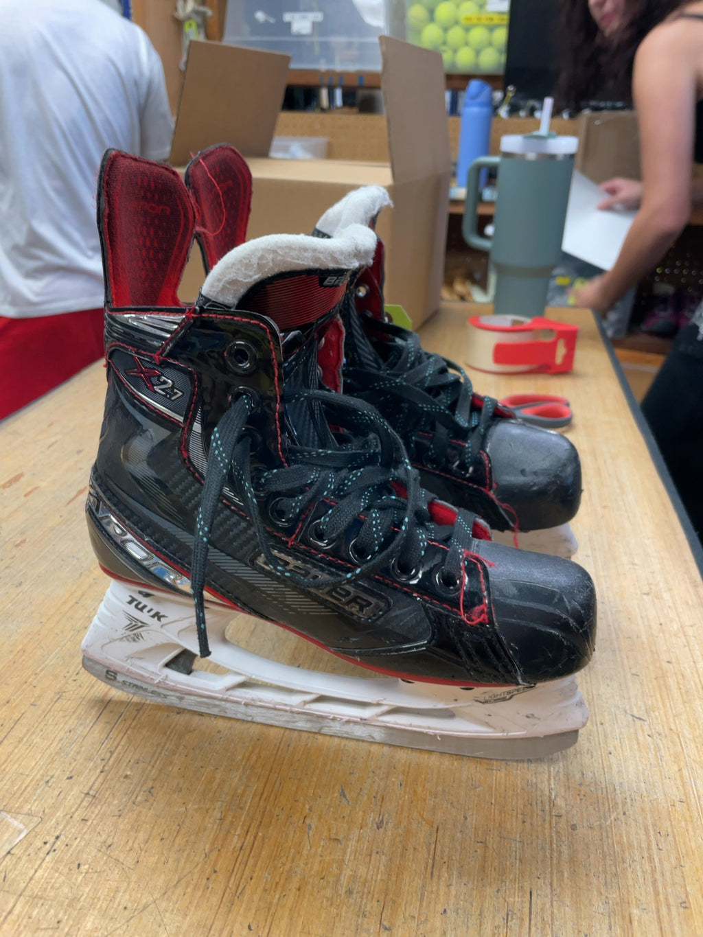 Bauer Vapor X2.7 Size 4.5 Hockey Skates