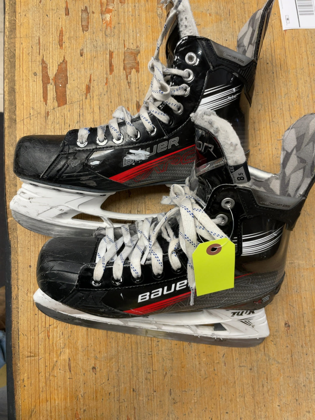 Bauer Vapor X3 Size 8.5 EE Hockey Skates