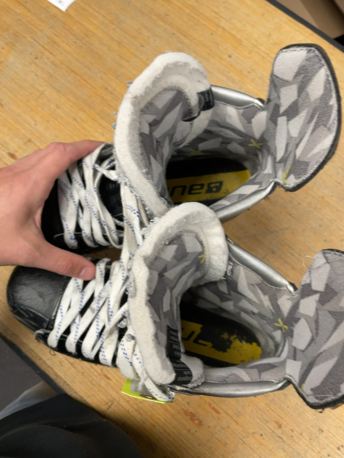 Bauer Vapor X3 Size 8.5 EE Hockey Skates