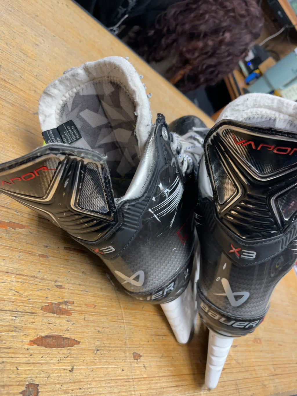 Bauer Vapor X3 Size 8.5 EE Hockey Skates