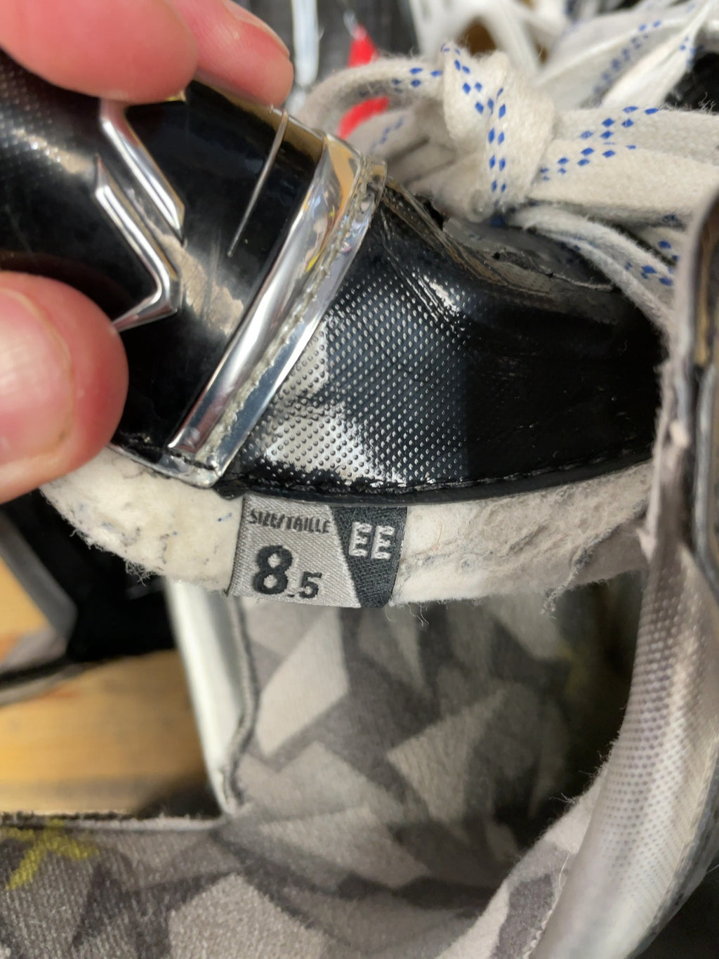 Bauer Vapor X3 Size 8.5 EE Hockey Skates