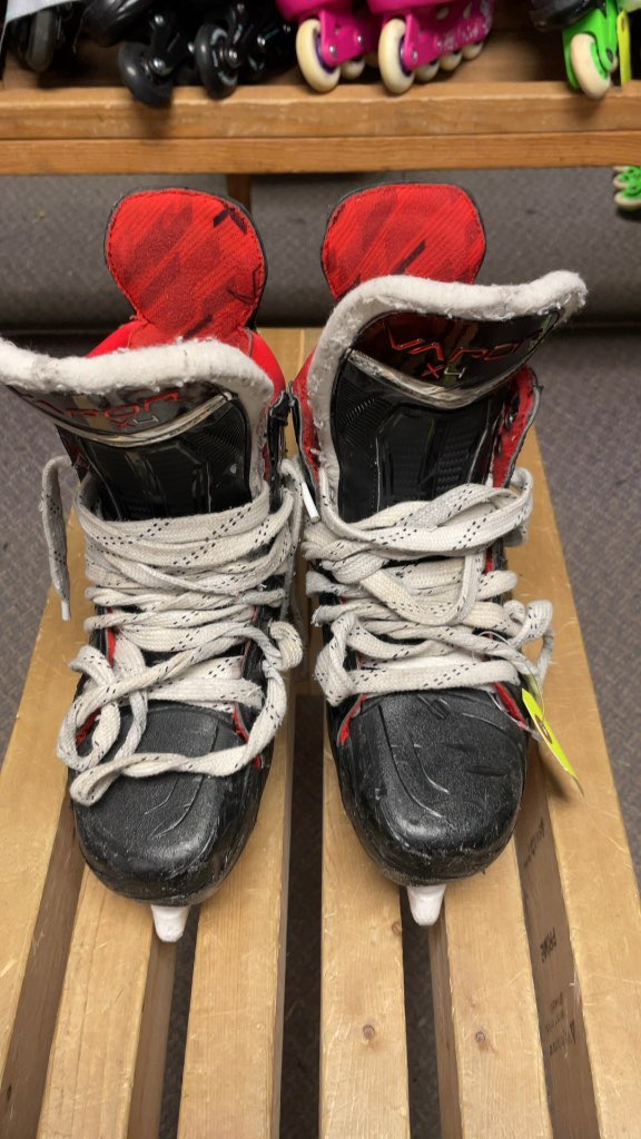 Bauer Vapor X4 Hockey Skates - Size 4.5