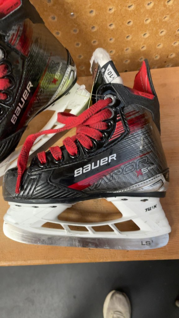 Bauer Vapor X5 Pro Hockey Skates - Size 10.5C