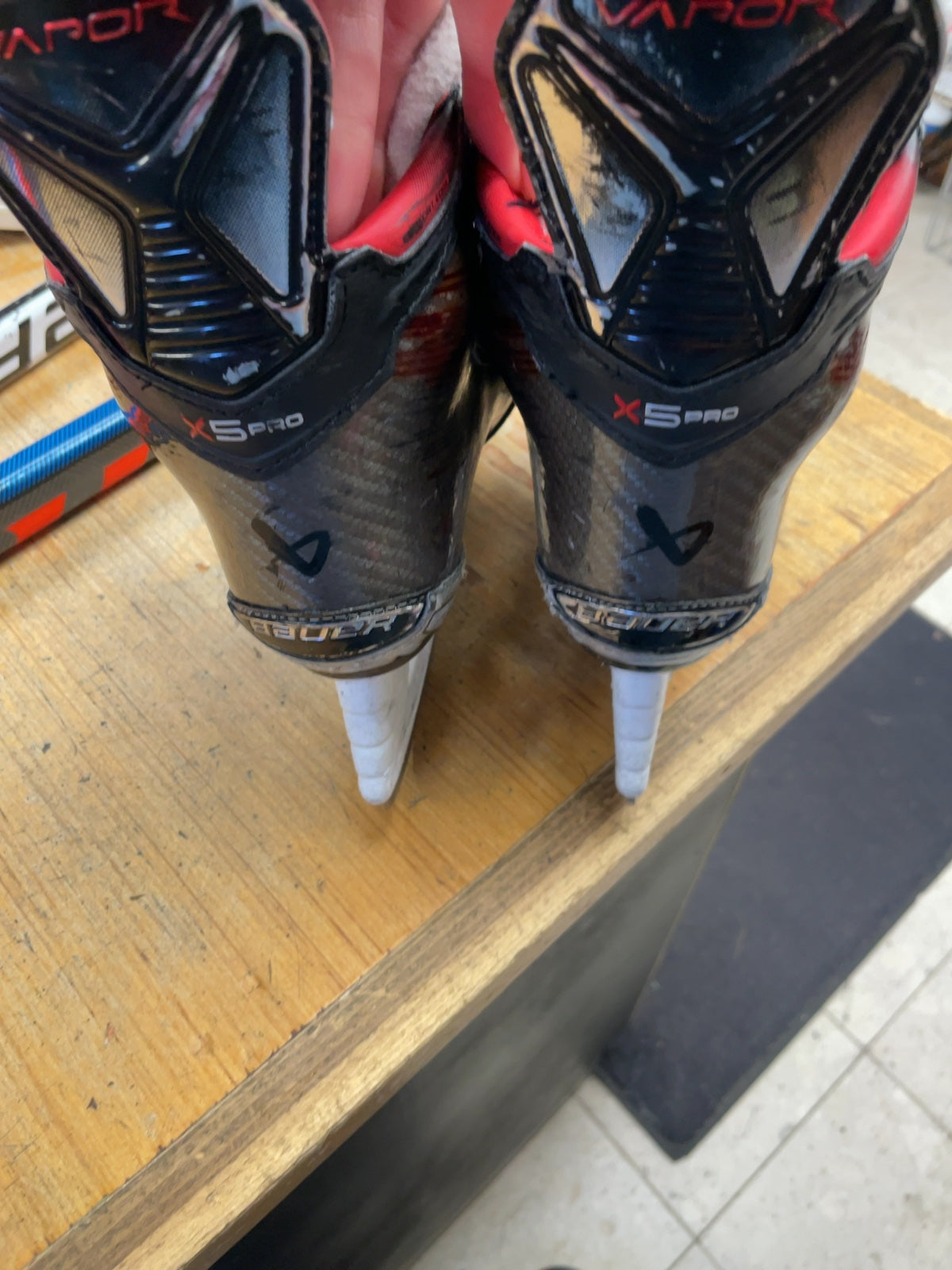 Bauer Vapor X5 Pro Size 13.5 Hockey Skates