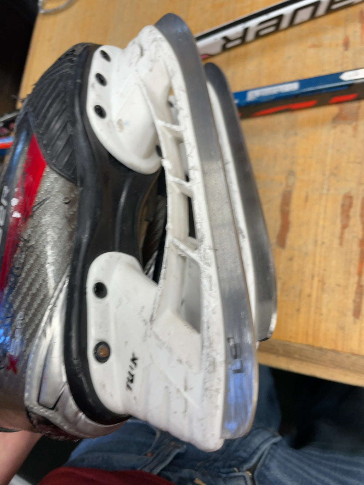 Bauer Vapor X5 Pro Size 13.5 Hockey Skates