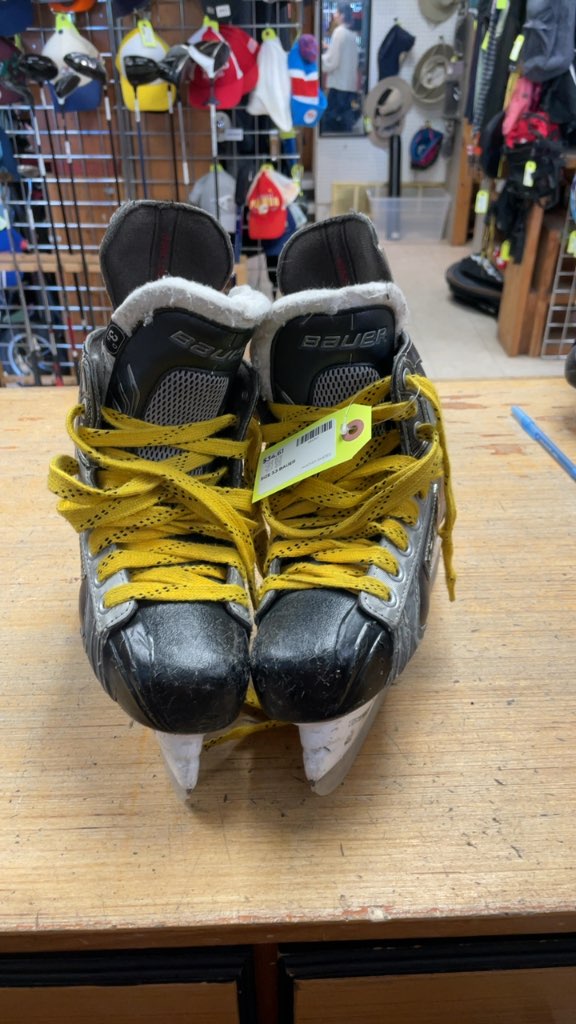 Bauer Vapor X5.0 Hockey Skates - Size 3.5
