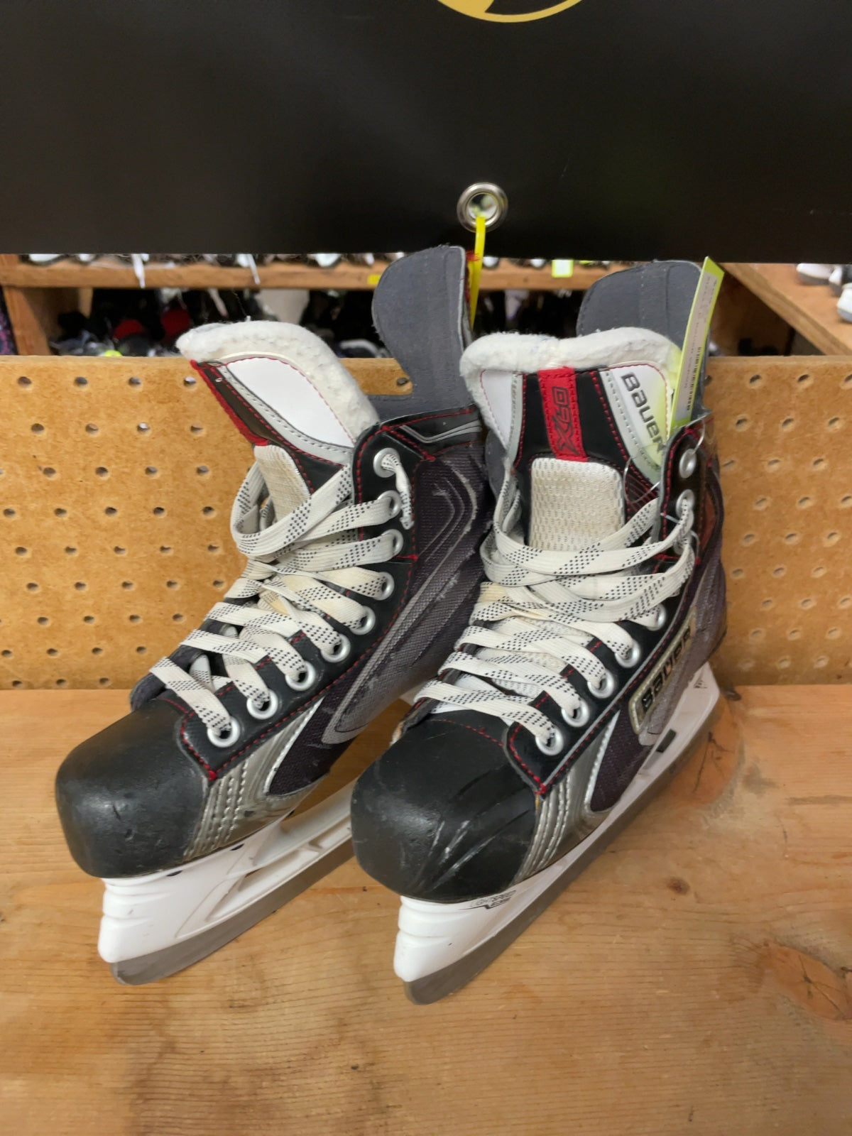 Bauer Vapor X60 Size 2.5 D Hockey Skates