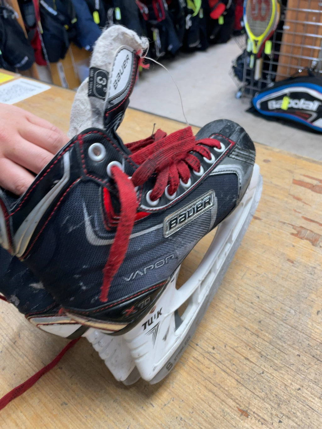 Bauer Vapor X70 Size 3.5D Hockey Skates