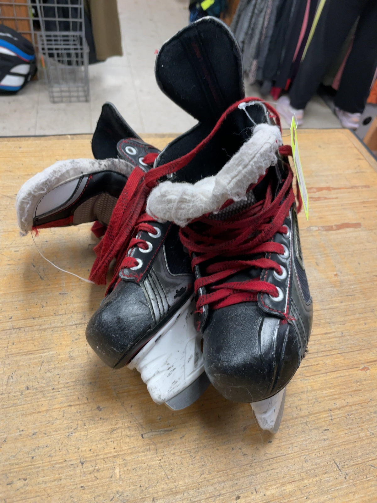 Bauer Vapor X70 Size 3.5D Hockey Skates