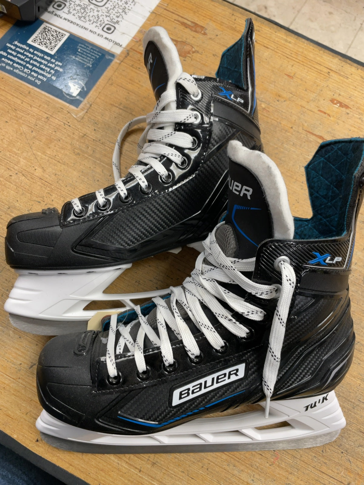 Bauer XLP Size 8 Hockey Skates