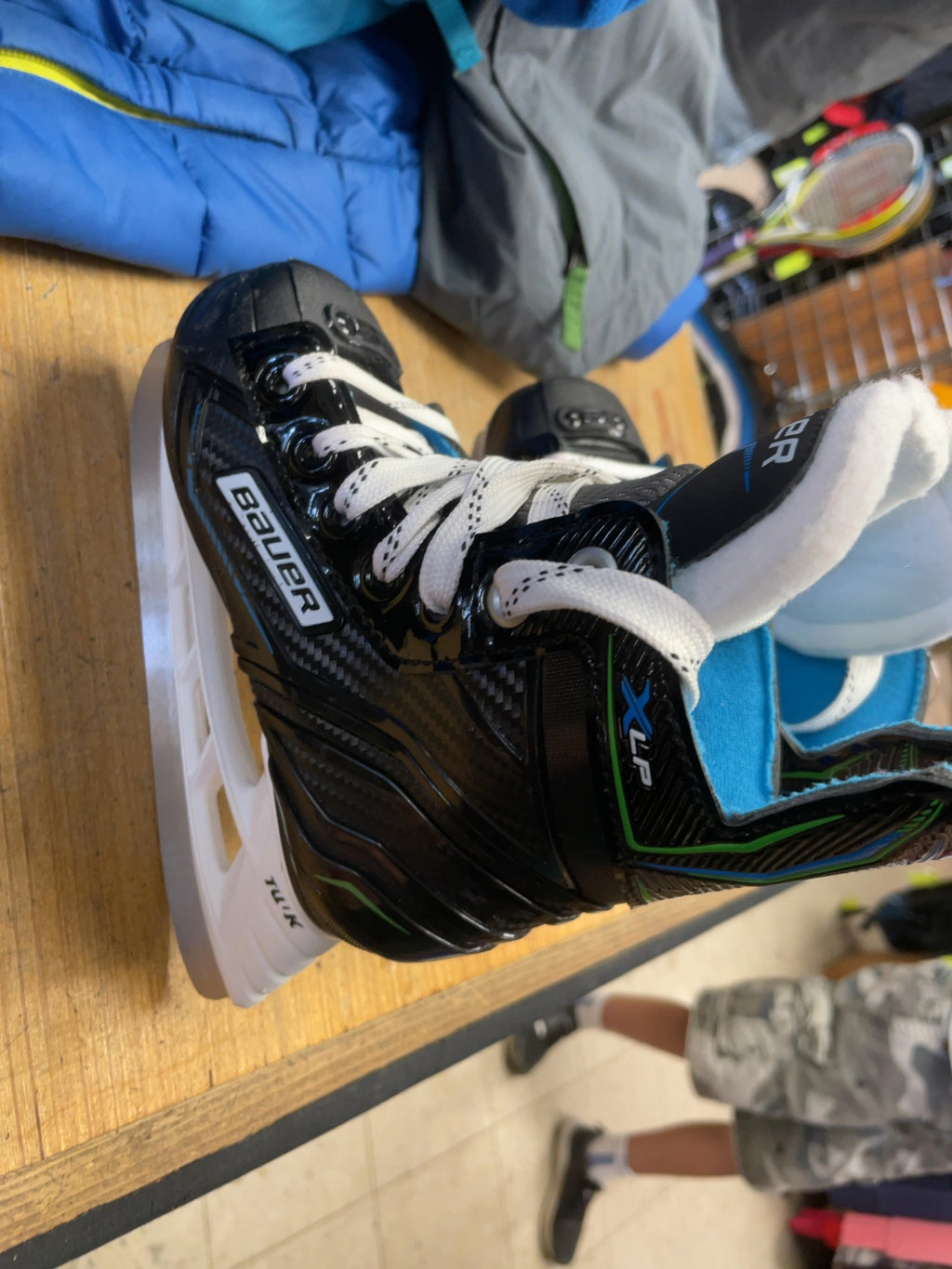 Bauer XLP Size 9C Hockey Skates