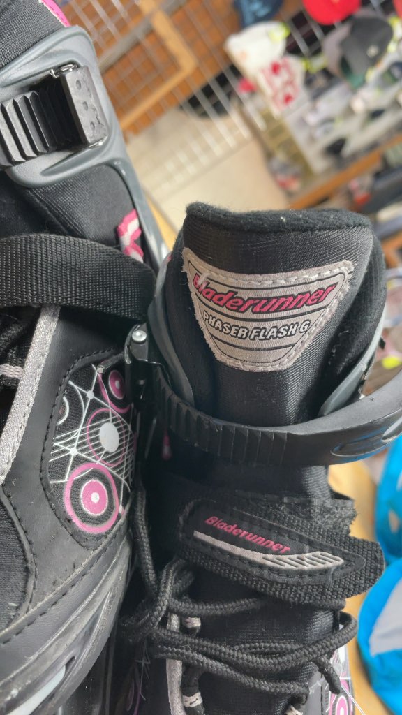 Bladerunner Phaser Flash G Adjustable Inline Skates 1-4