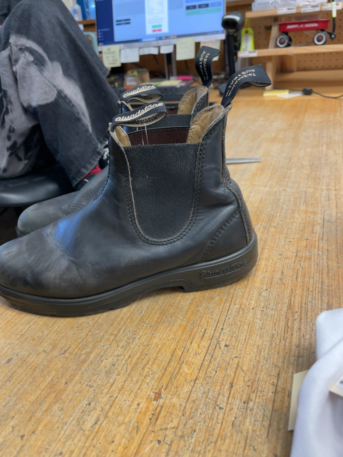 Blundstone Chelsea Boots Size 5 Black Leather