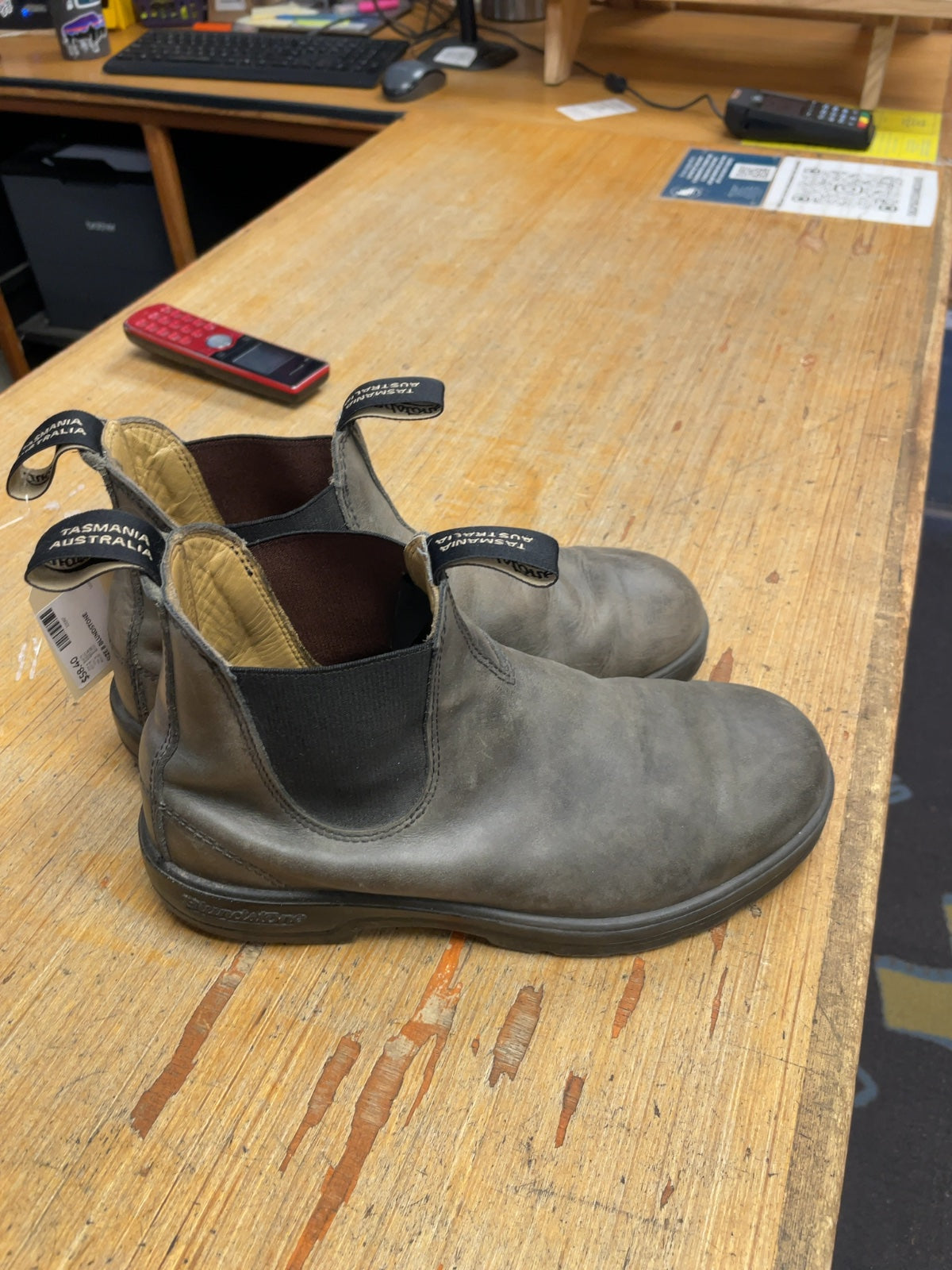 Blundstone Chelsea Boots Size 8 Grey