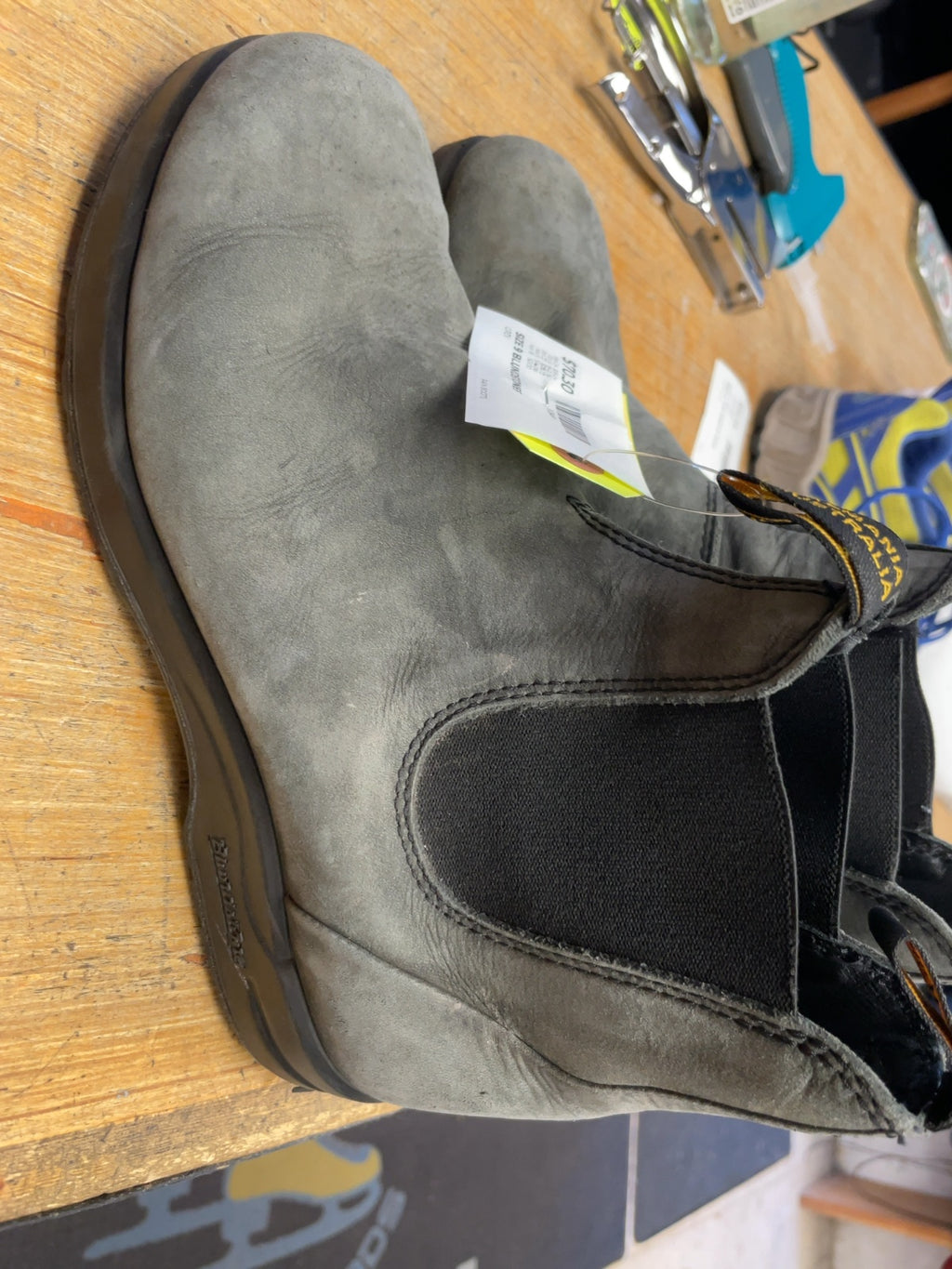 Blundstone Chelsea Boots Size 9 Grey Vibram Sole