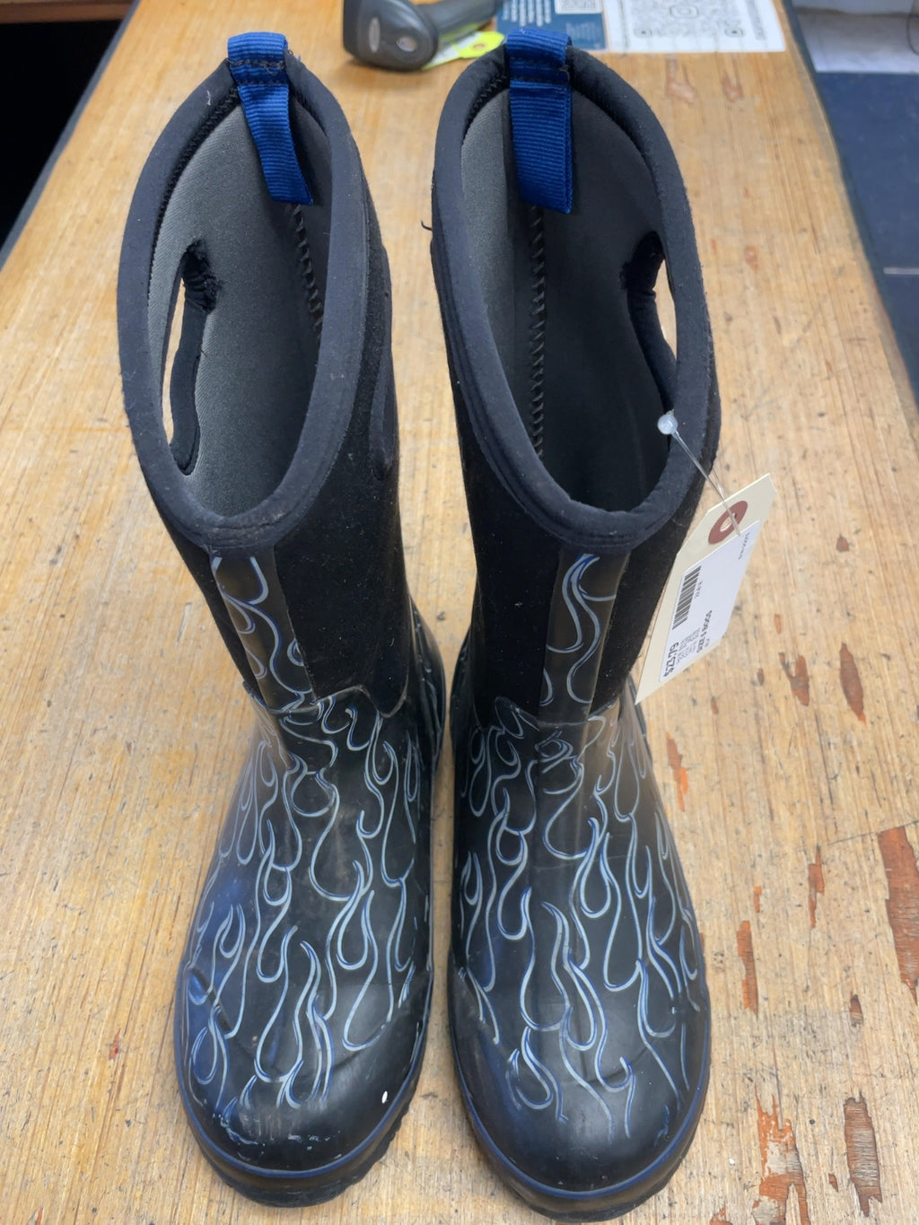Bogs Classic Flame Size 5 Youth Rain Boots
