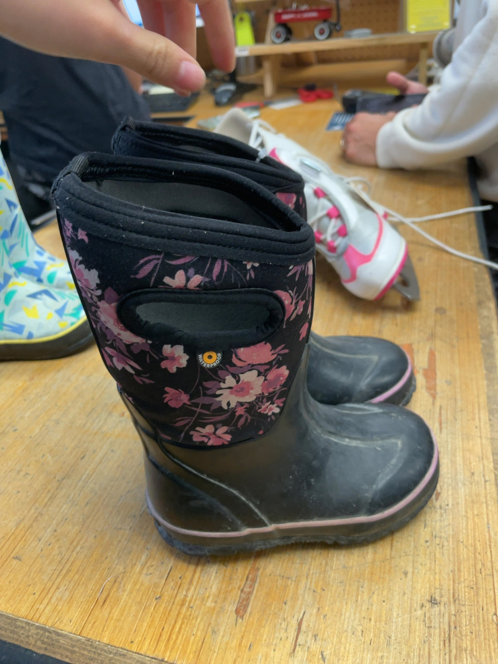 Bogs Rain Boots 12C Black/Pink Floral
