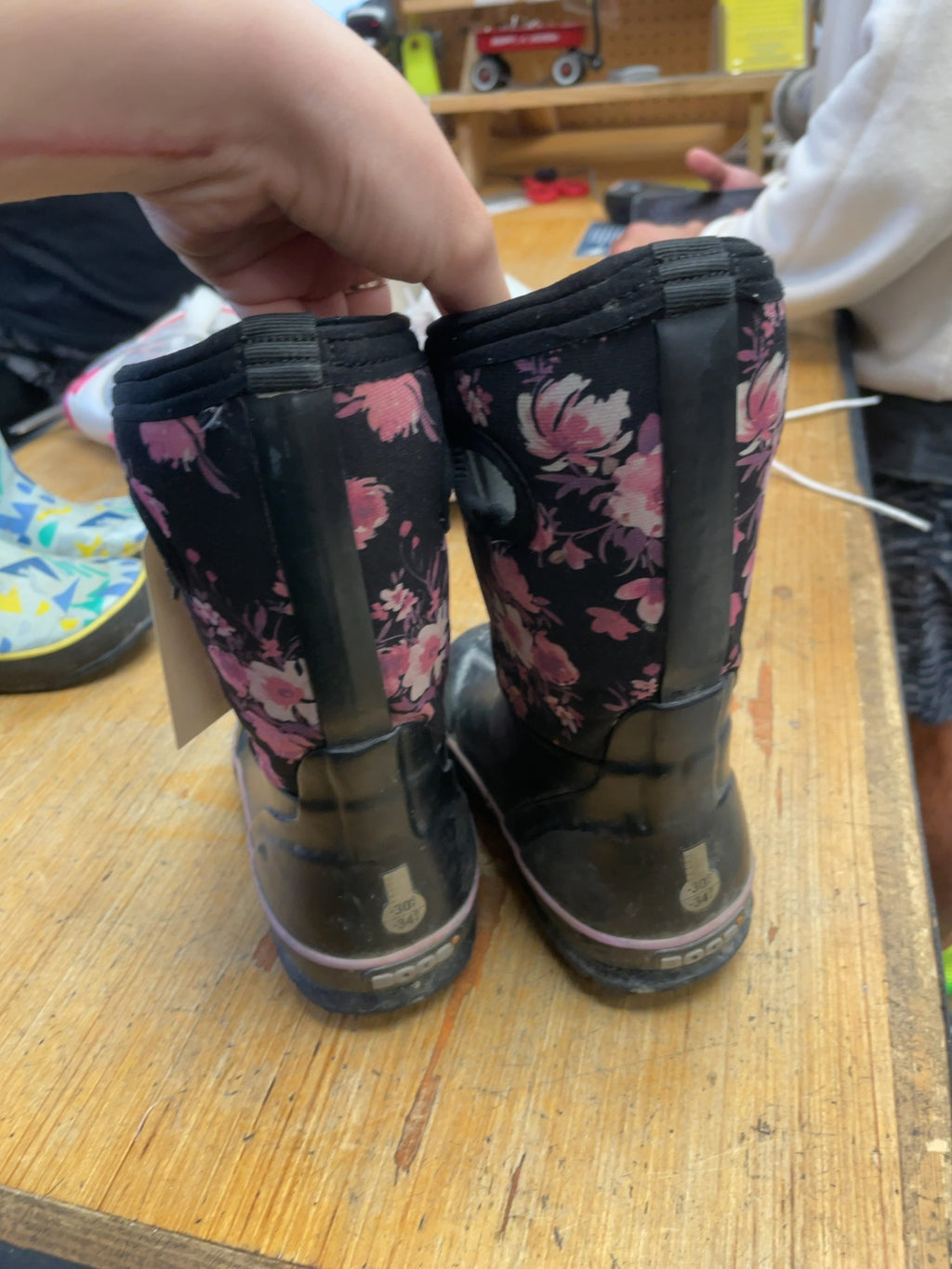 Bogs Rain Boots 12C Black/Pink Floral