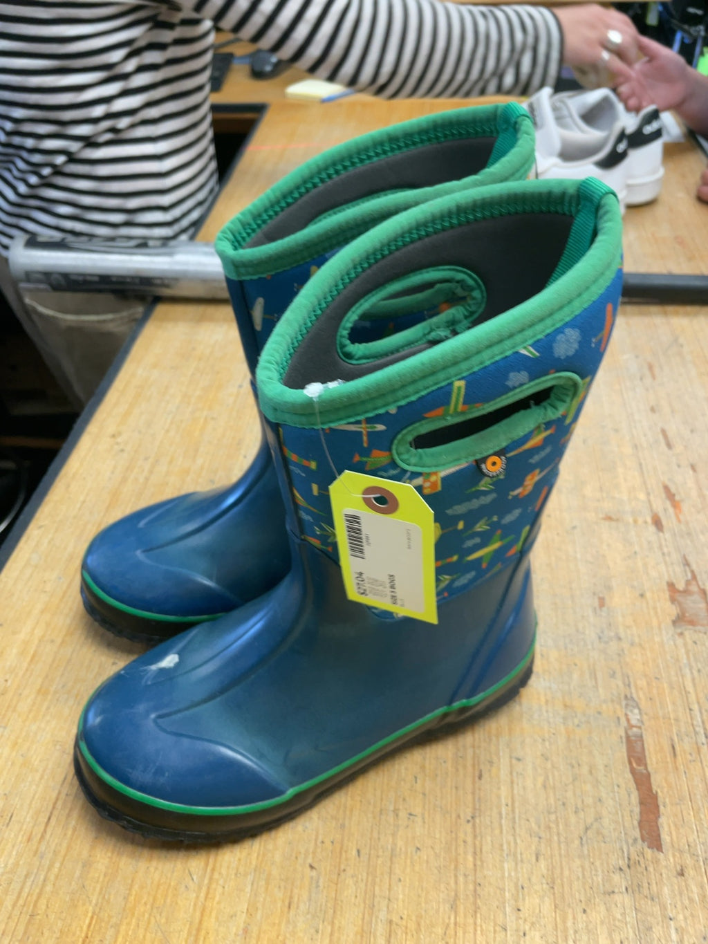 Bogs Rain Boots Size 5 Blue Airplane Pattern