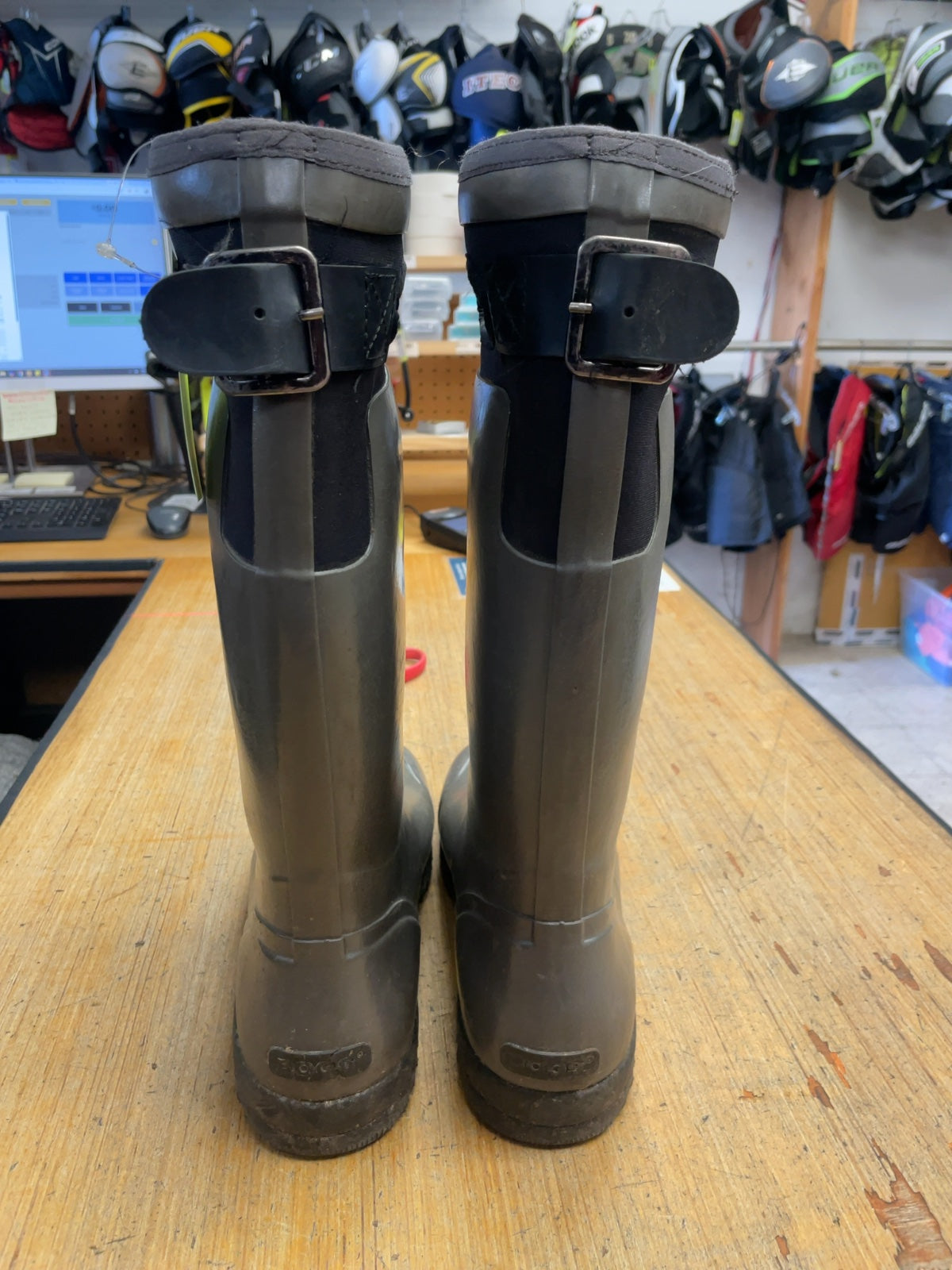 Bogs Tall Rain Boots Size 11 Grey