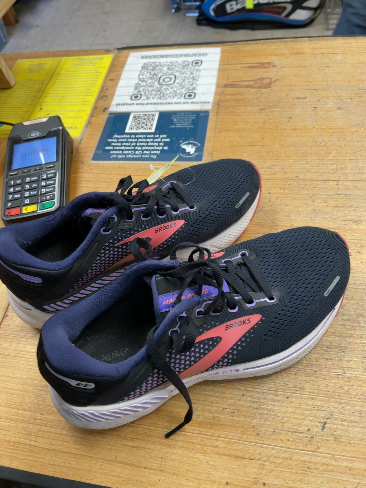 Brooks Adrenaline GTS 22 Size 9 Runners