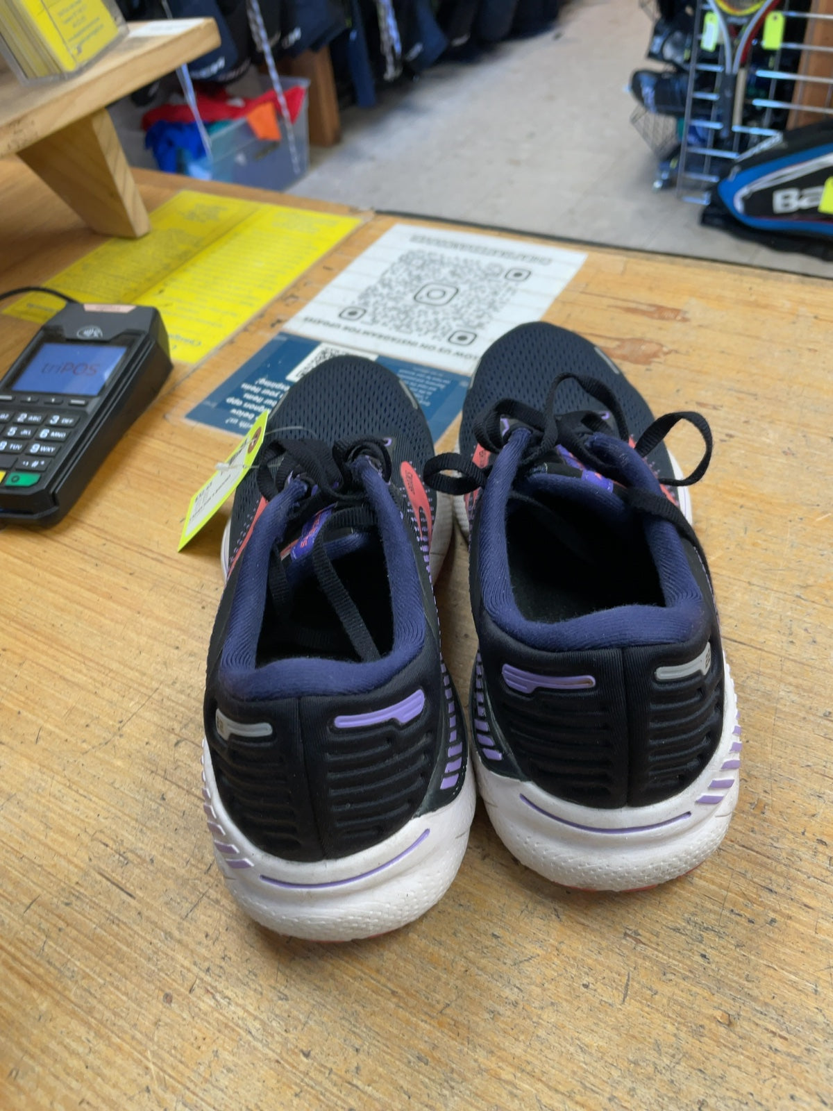Brooks Adrenaline GTS 22 Size 9 Runners