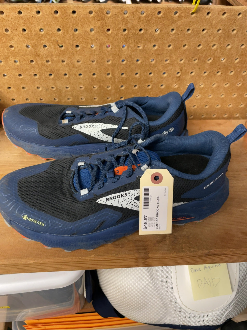 Brooks Cascadia 17 Size 10.5 Gore-Tex Trail Running Shoes