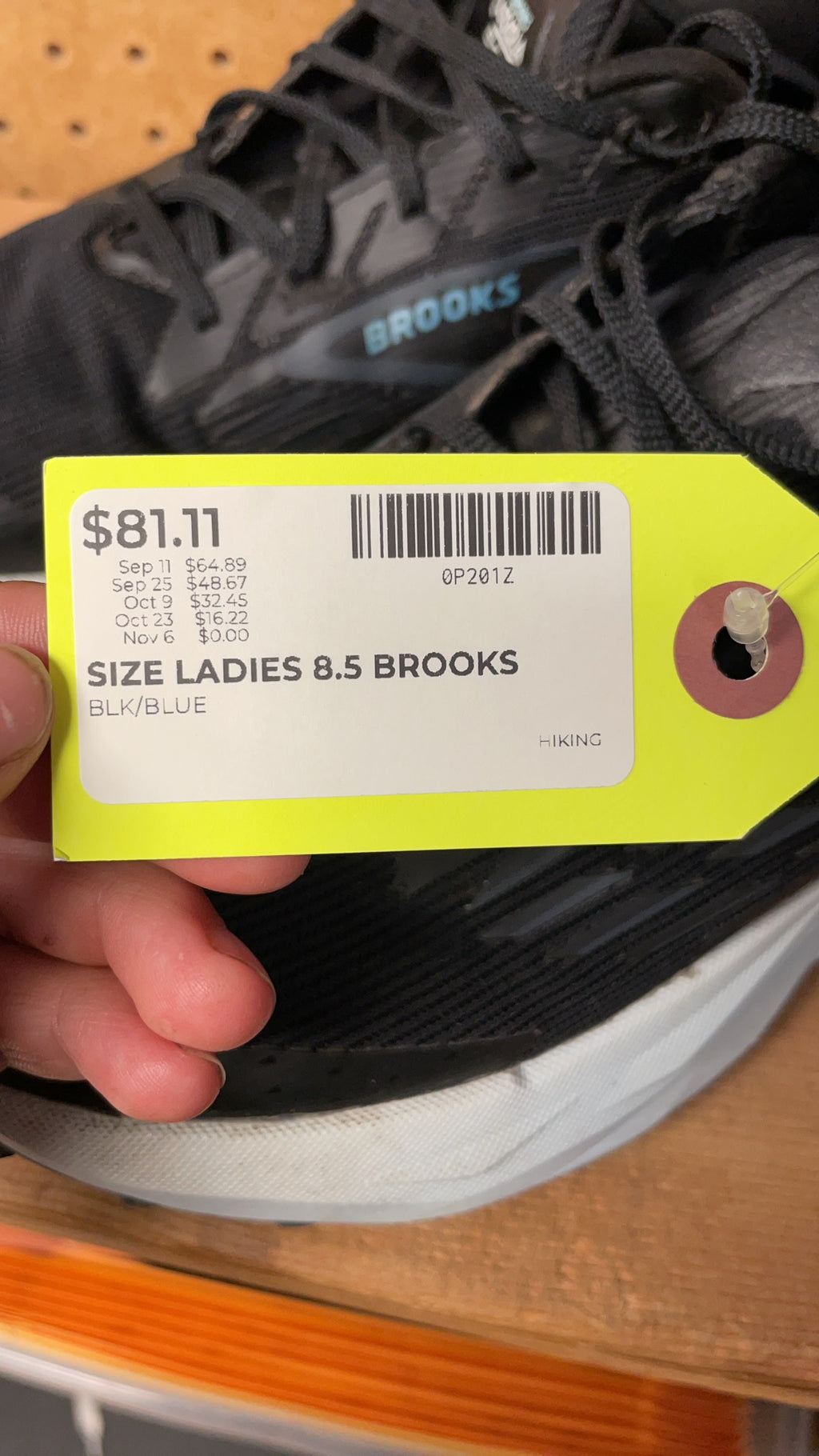 Brooks Cascadia Ladies 8.5 Gore-Tex Trail Shoes