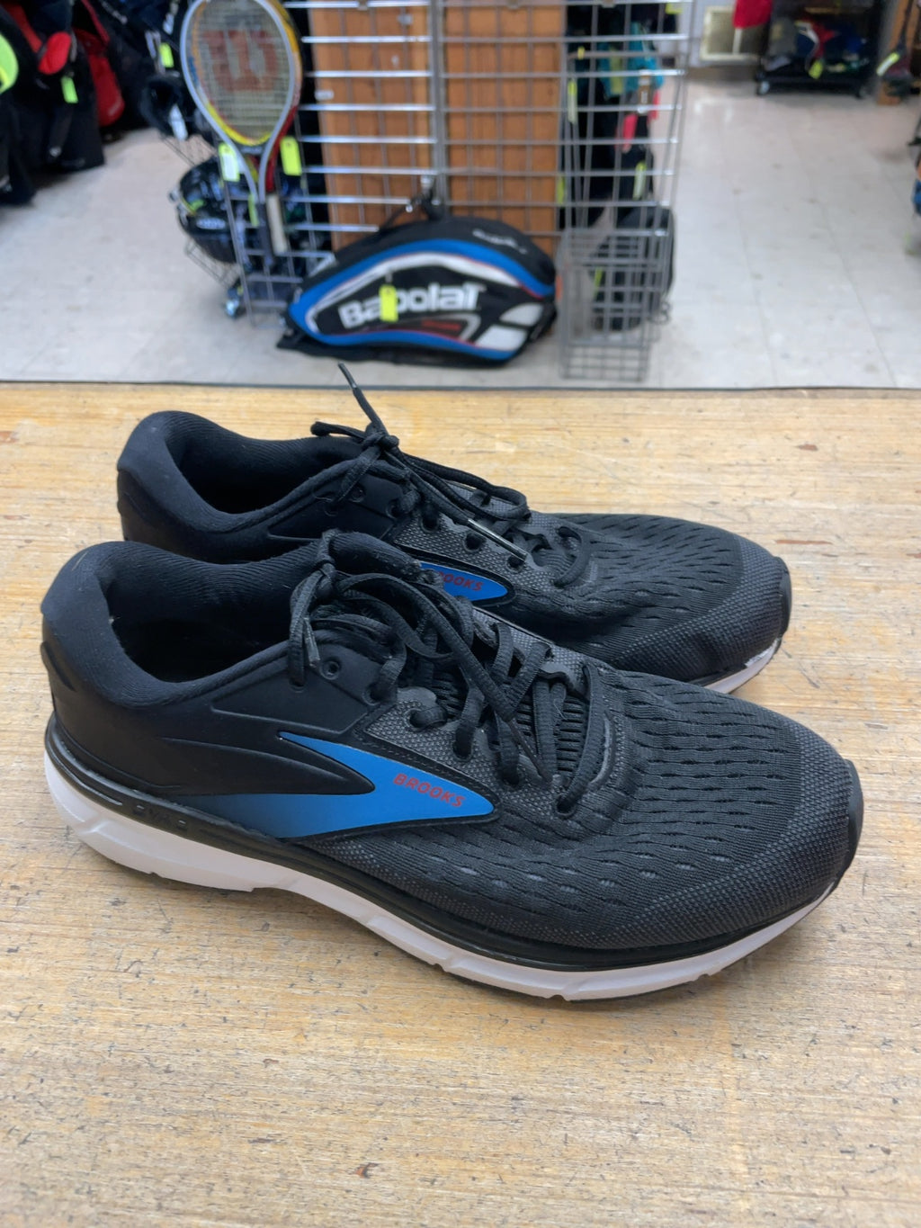 Brooks Dyad 11 Size 9.5 Running Shoes
