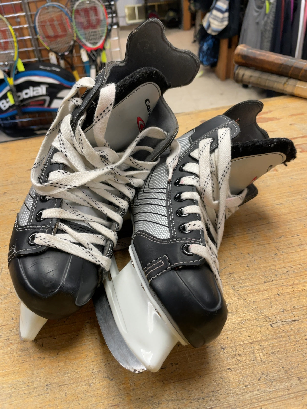 Canadien G45 Size 3 Hockey Skates