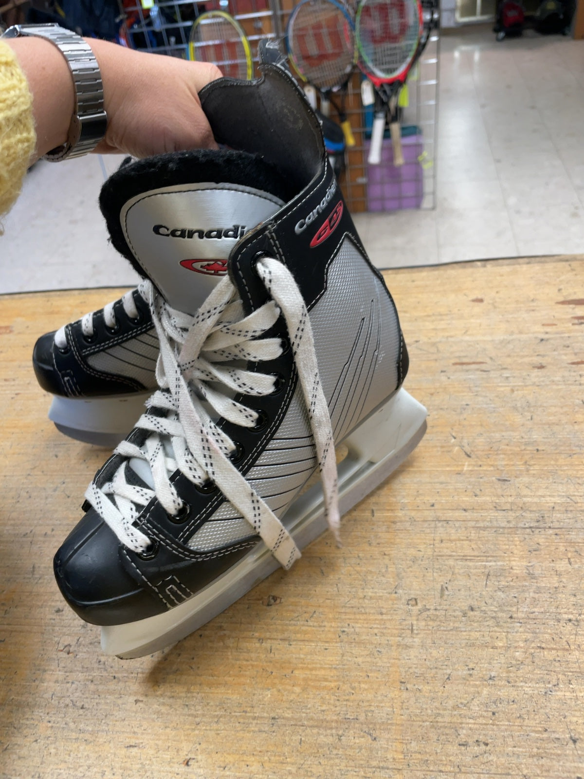 Canadien G45 Size 3 Hockey Skates