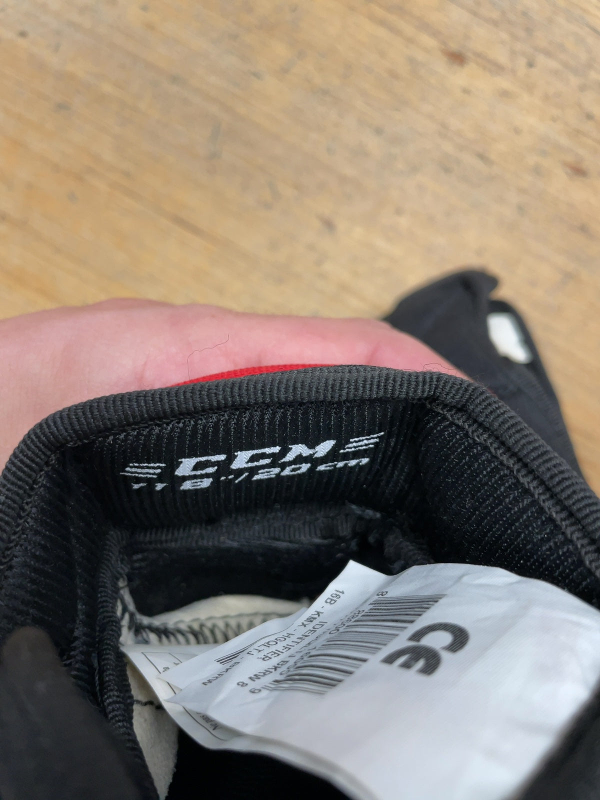 CCM 230 8" Hockey Gloves